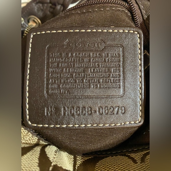 Coach signature shoulder bag - Picture 4 of 5